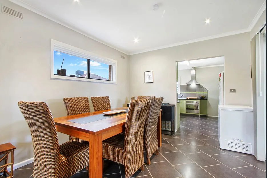 21 Swinburne Avenue, Mooroolbark image 6