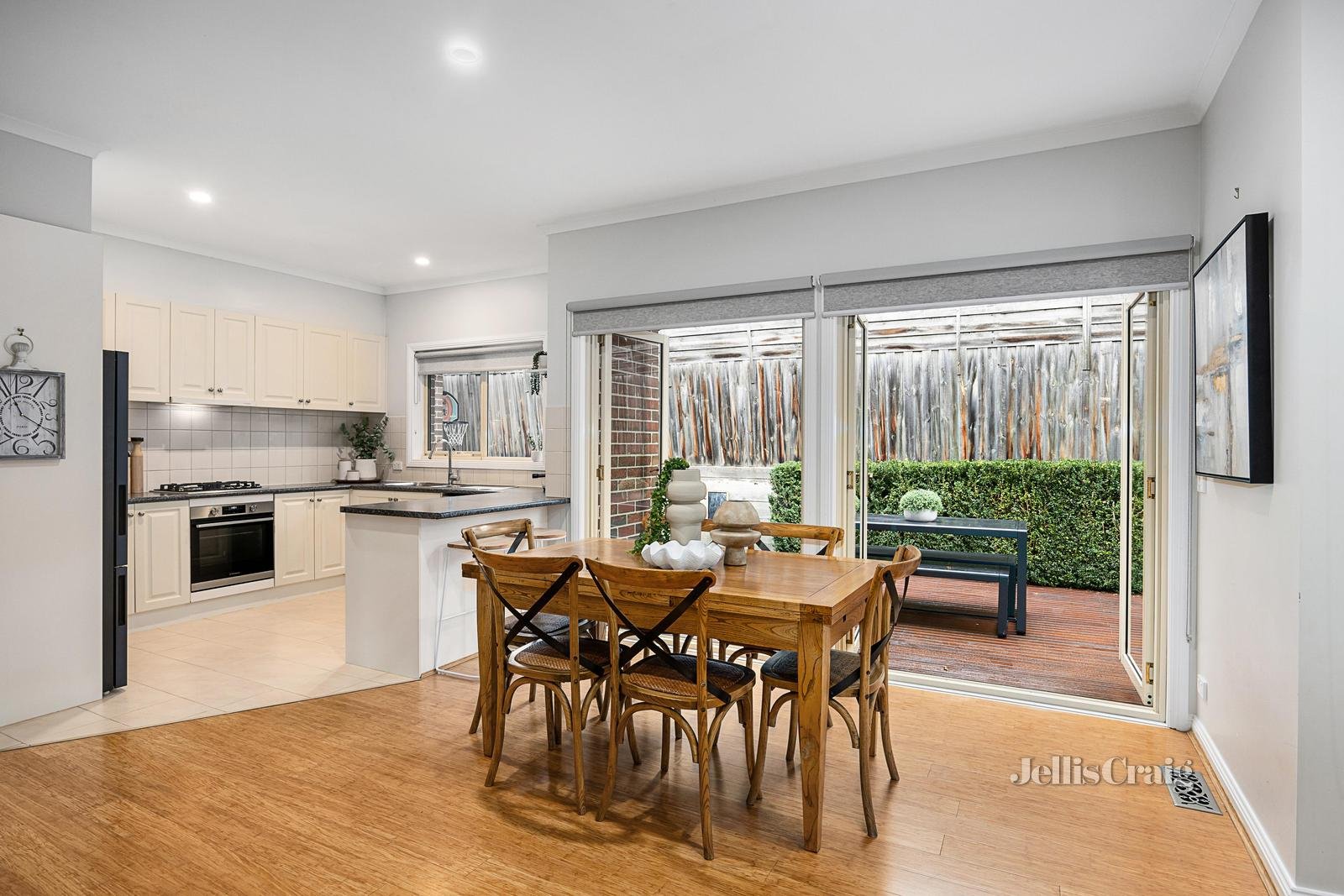 2/1 Tasman Avenue, Nunawading image 3