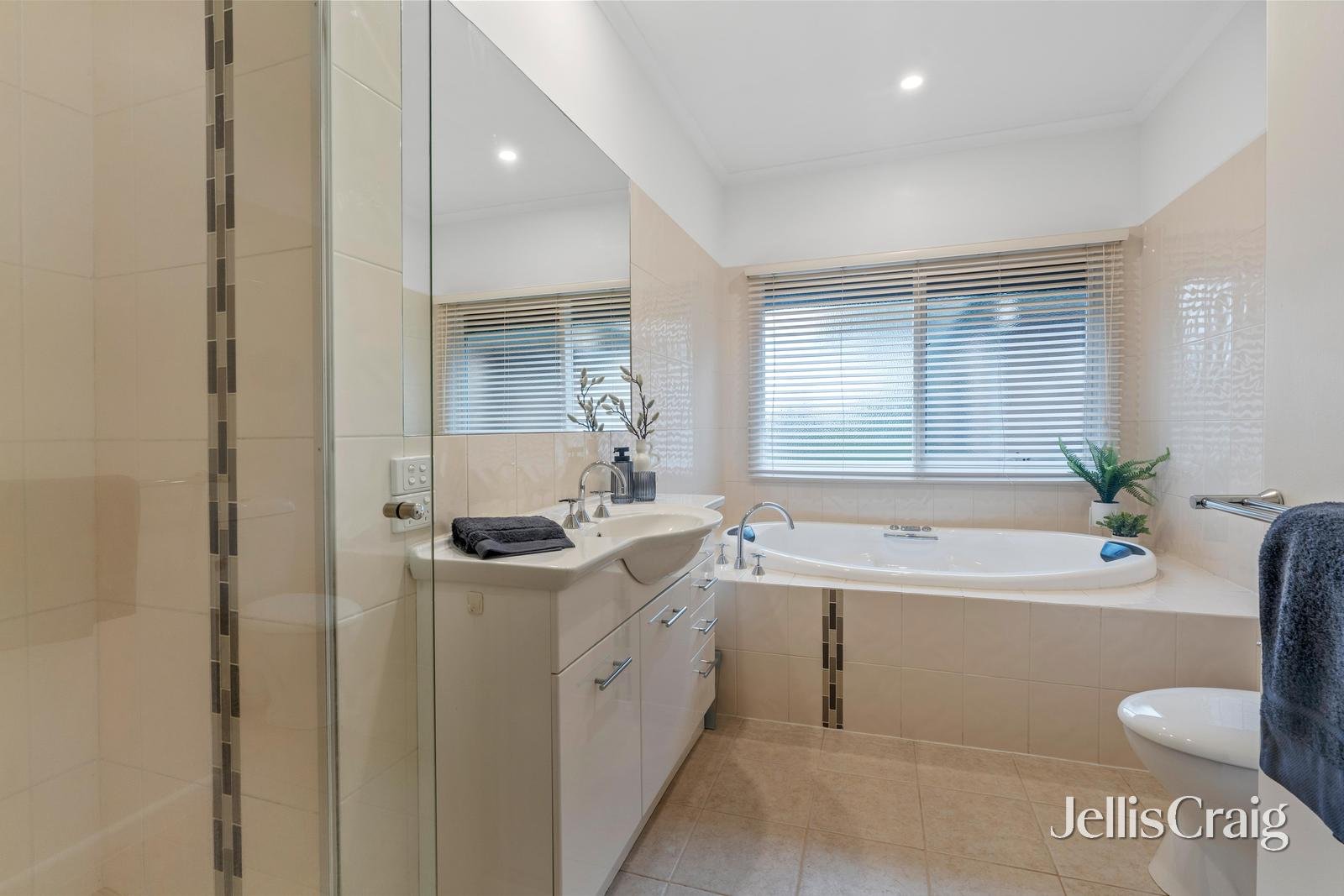 21 The Ridge, Blackburn image 11