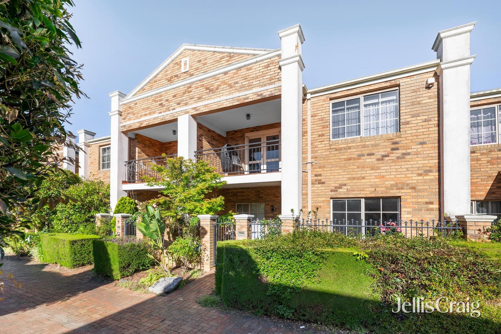 21 The Rise, Glen Waverley image 1