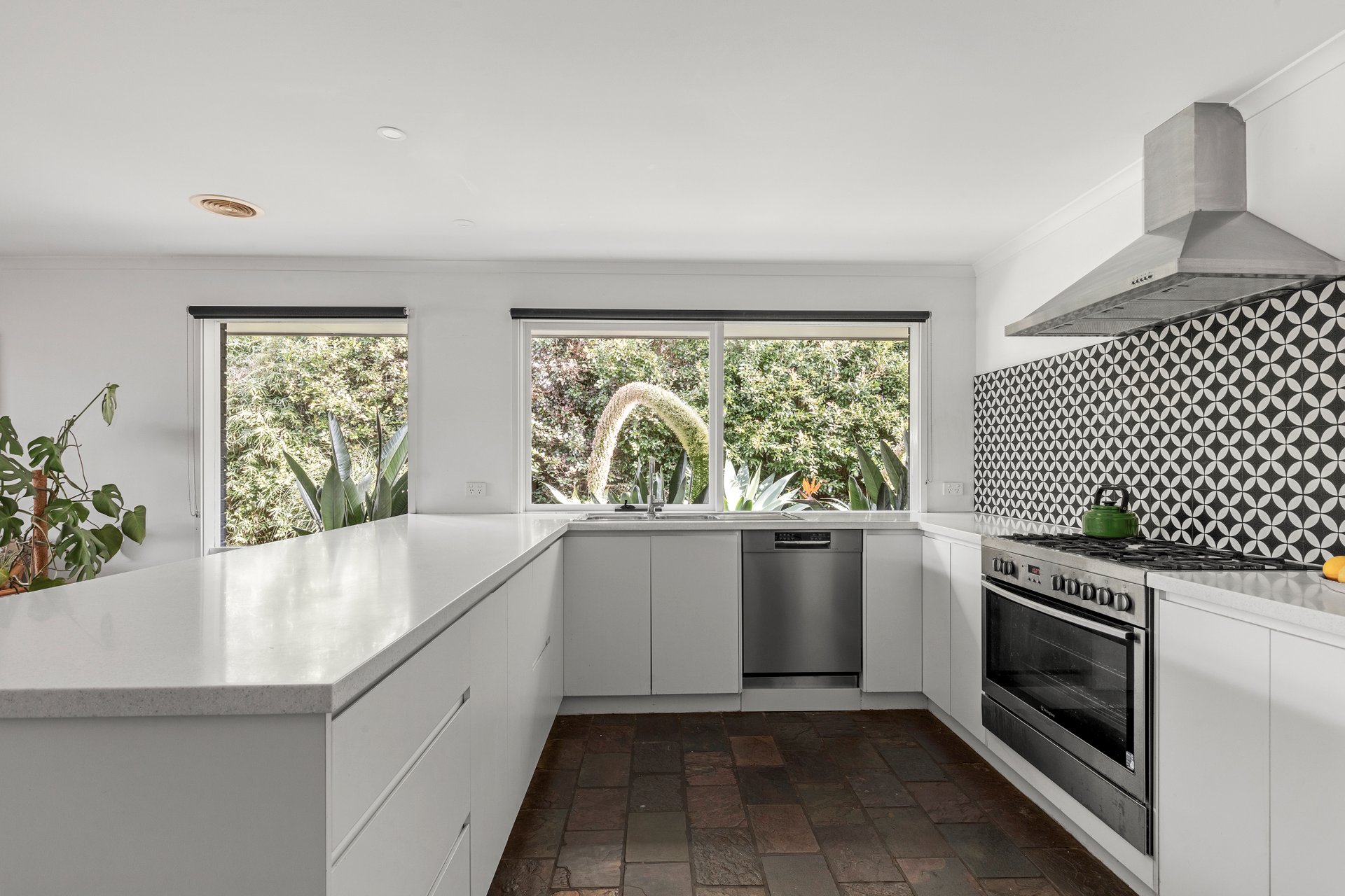 21 Thomson Drive, Barwon Heads image 3