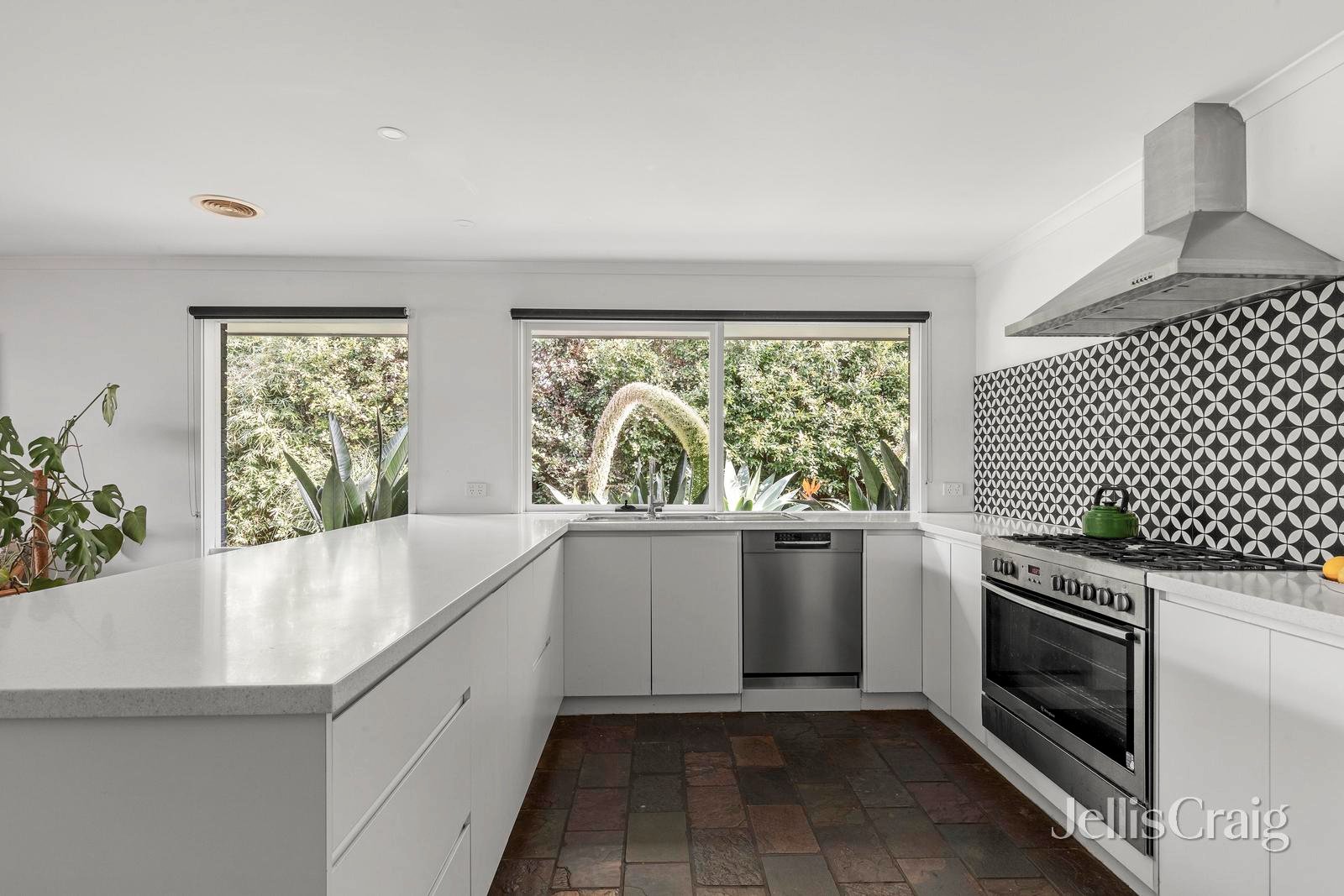 21 Thomson Drive, Barwon Heads image 3