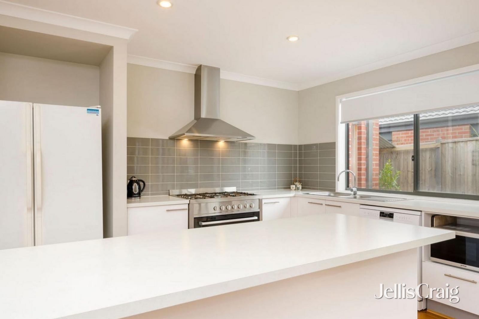 21 Tispa Drive, Leopold image 2