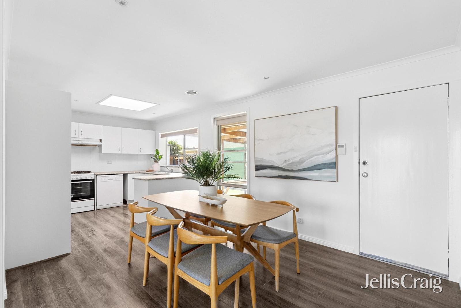 21 Titan Street, Whittington image 4