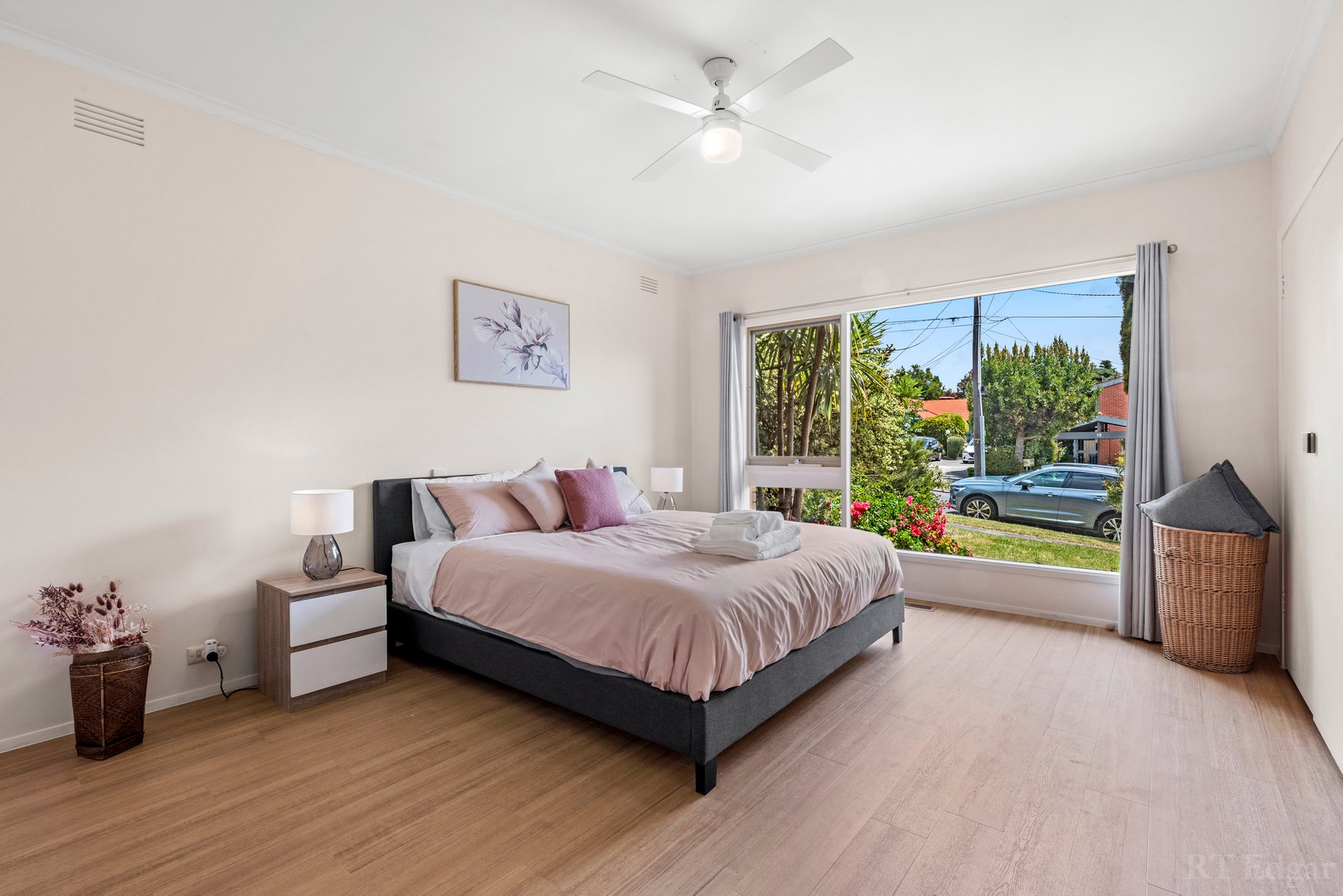 Property Gallery Thumbnail 8