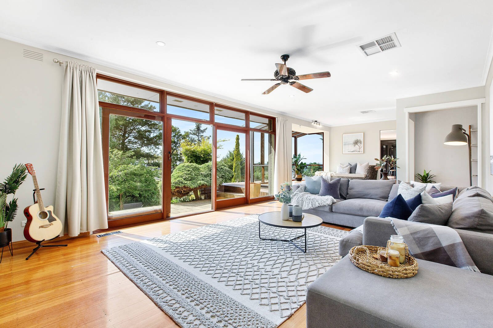 Property Gallery Thumbnail 3