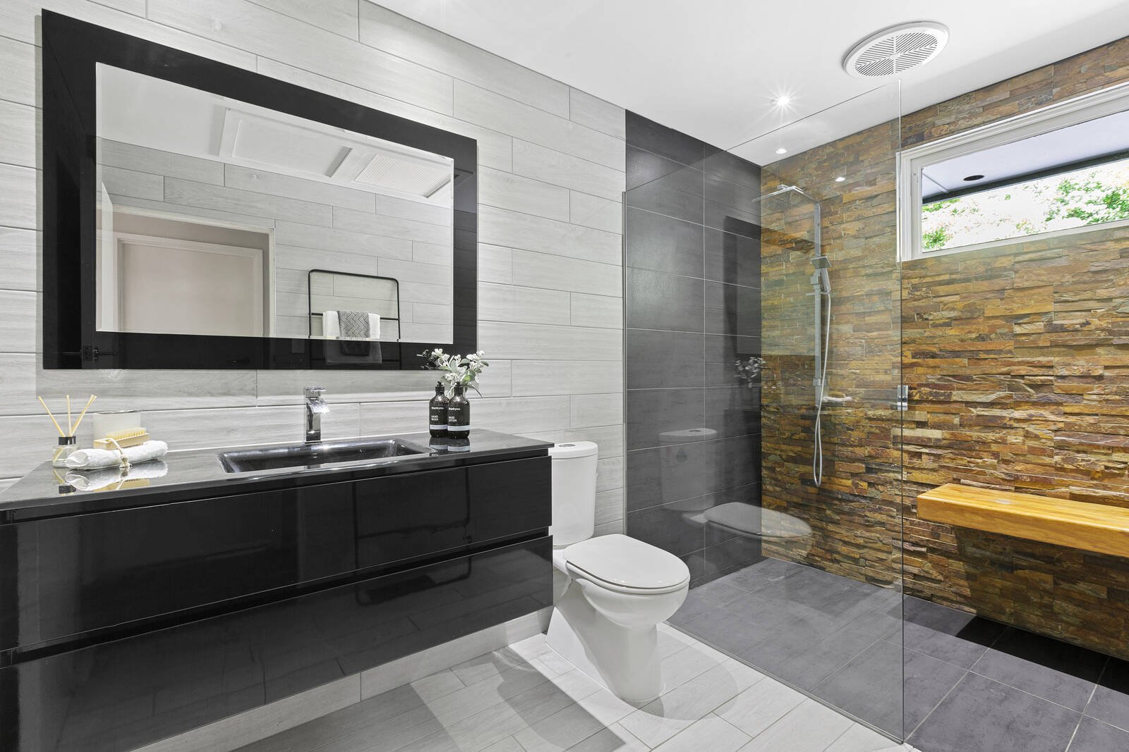 Property Gallery Thumbnail 6