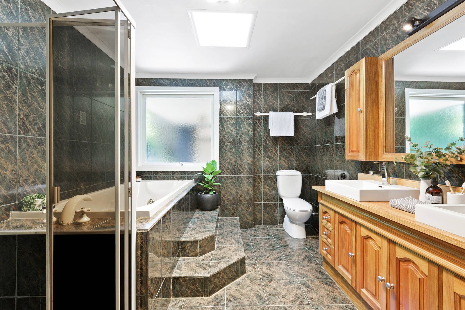 Property Gallery Thumbnail 8