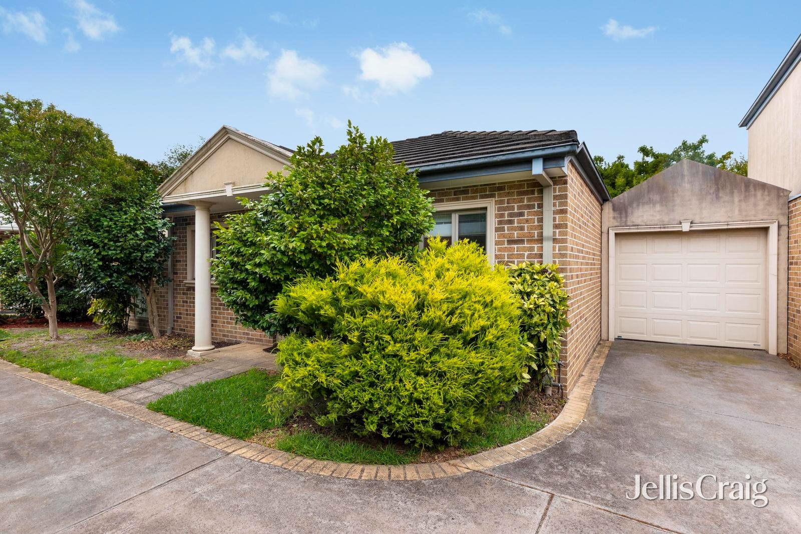 2/1 Vasey Avenue, Mount&nbsp;Waverley image 1