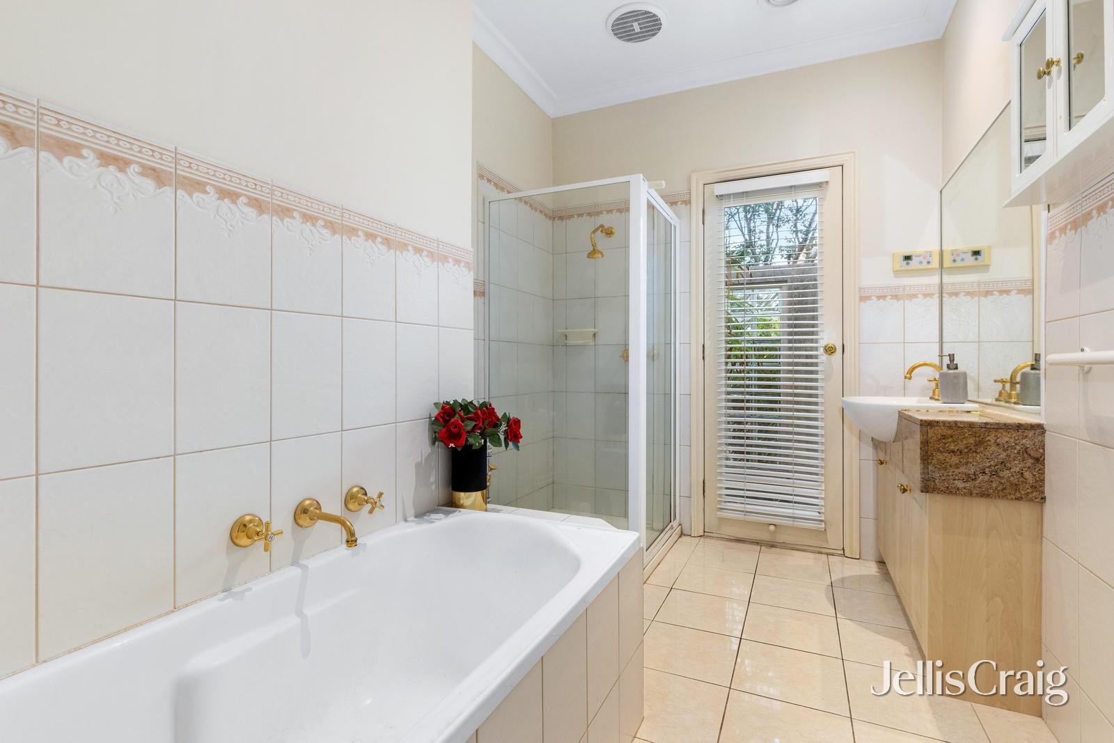 2/1 Vasey Avenue, Mount&nbsp;Waverley image 5