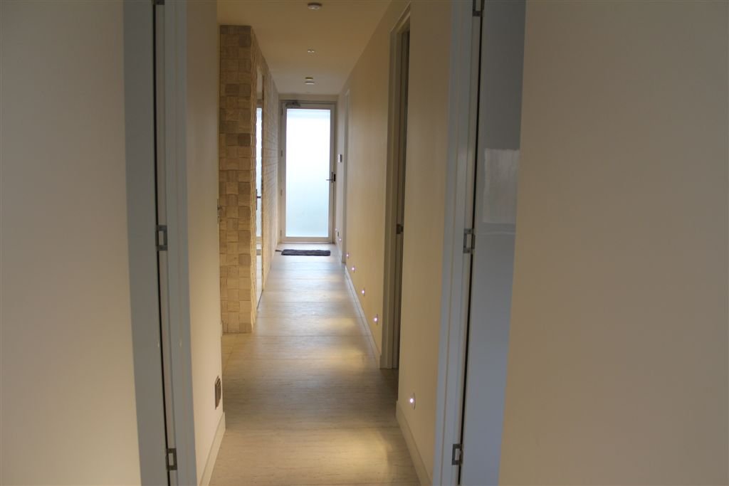 Property Gallery Thumbnail 9