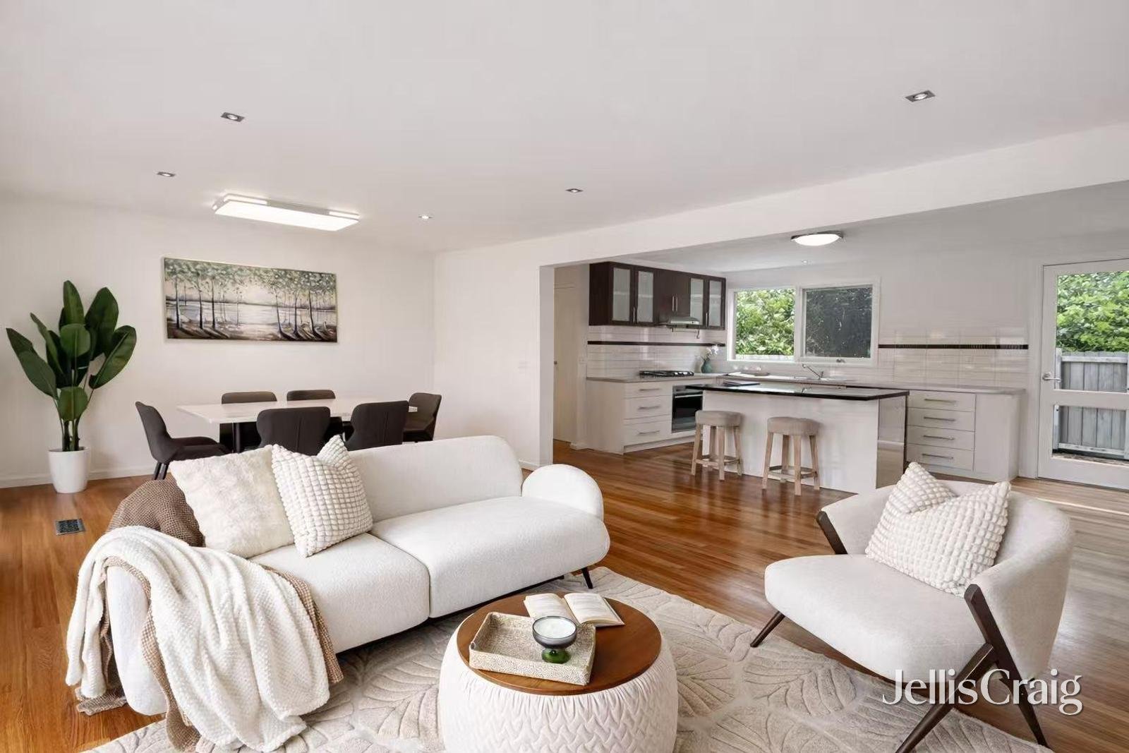 21 Westmore Drive, Heathmont image 3