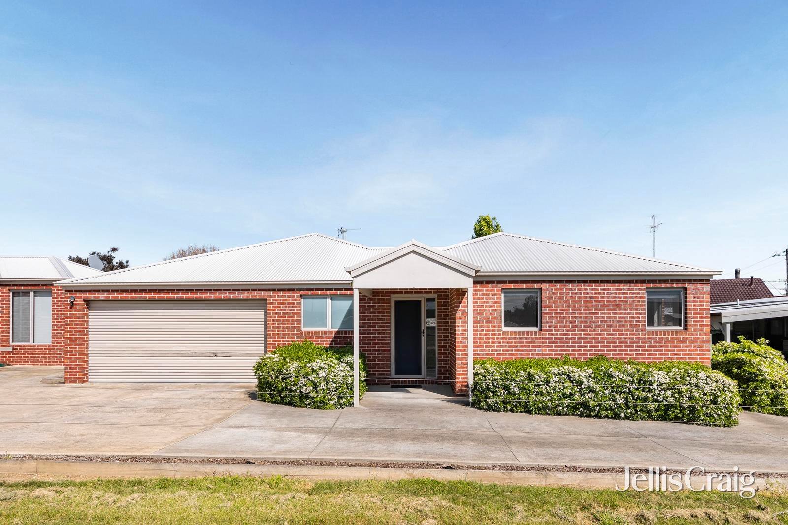 2/1 Whitta Street, Sebastopol image 1