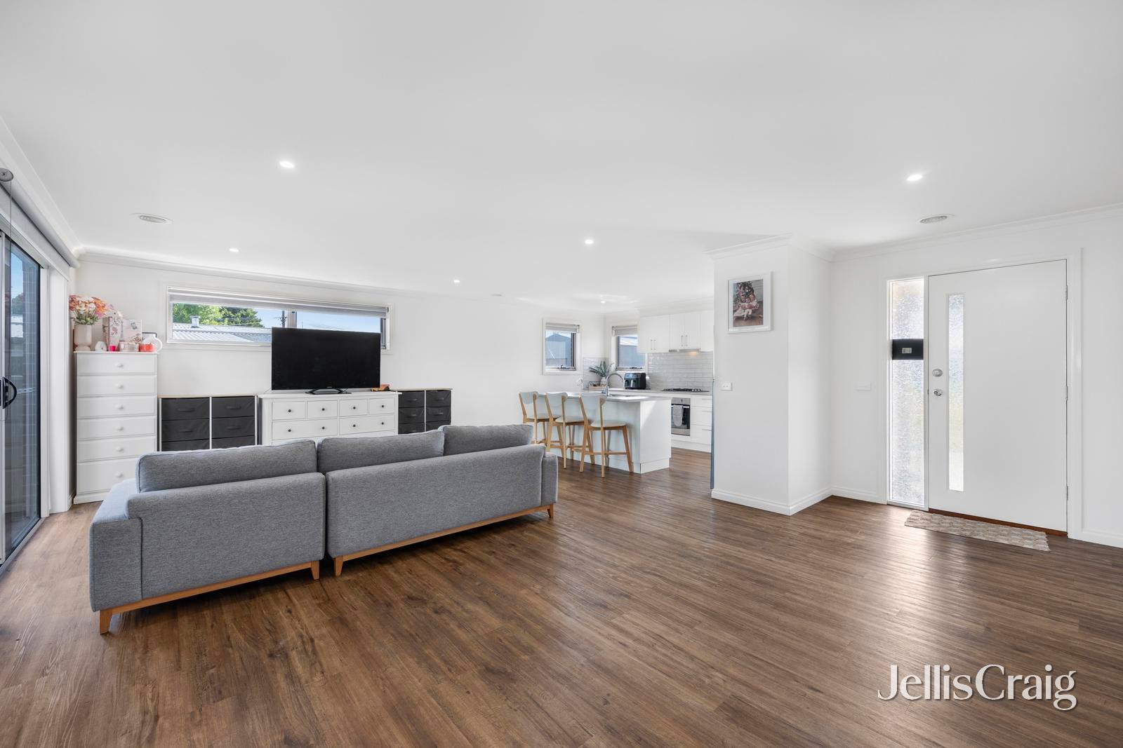 2/1 Whitta Street, Sebastopol image 2