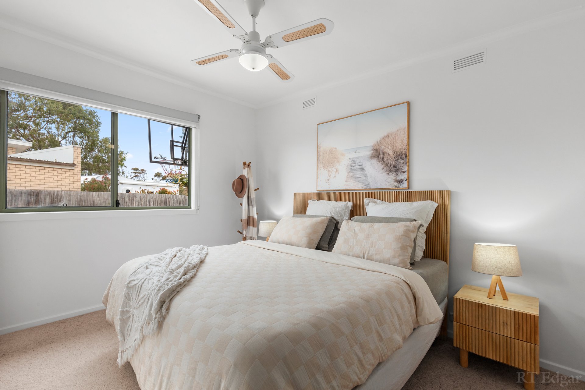 Property Gallery Thumbnail 3