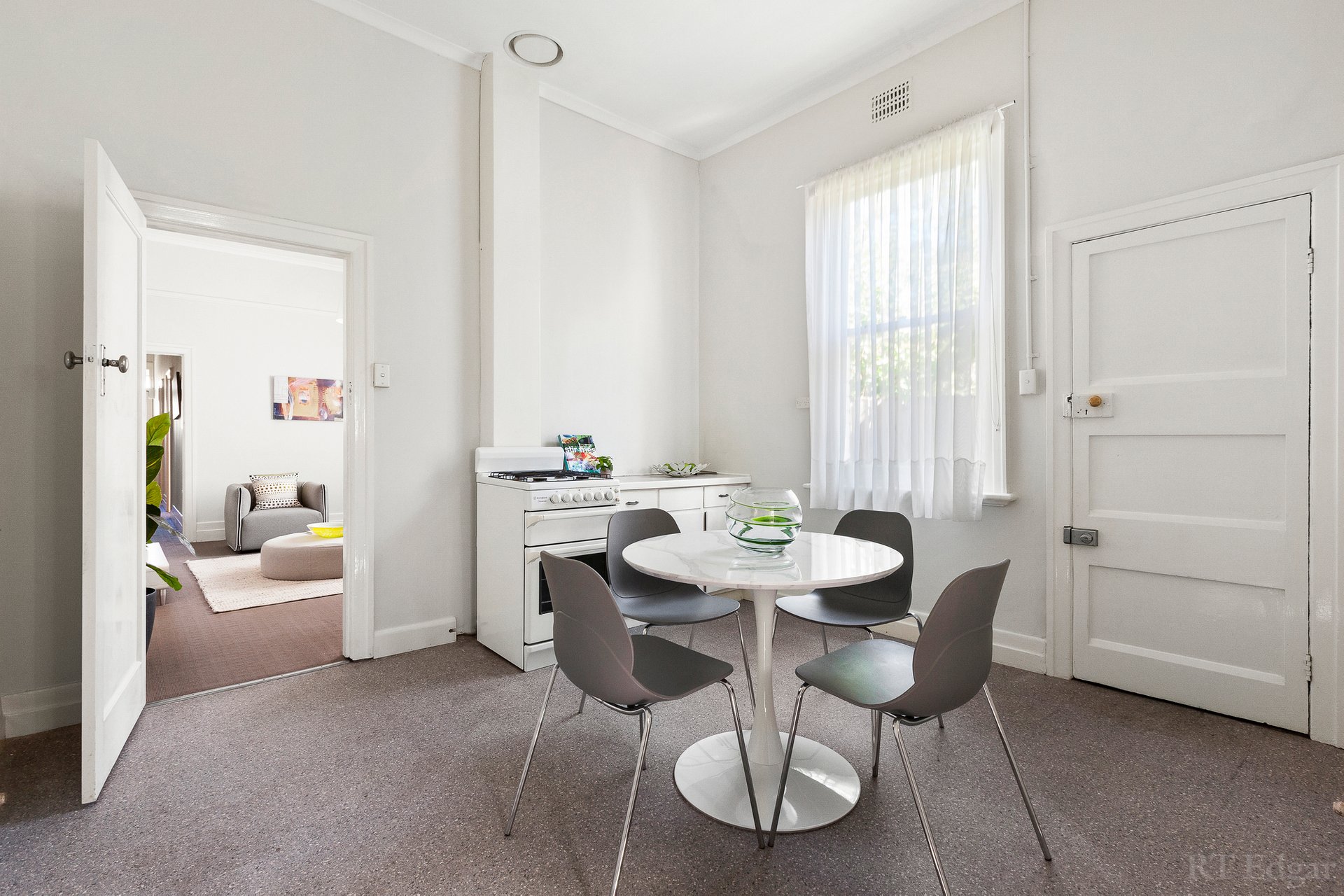 Property Gallery Thumbnail 3