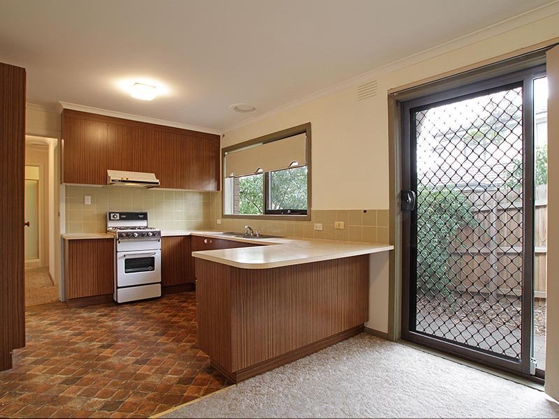 2/1 Wilson Street, Ringwood East image 2