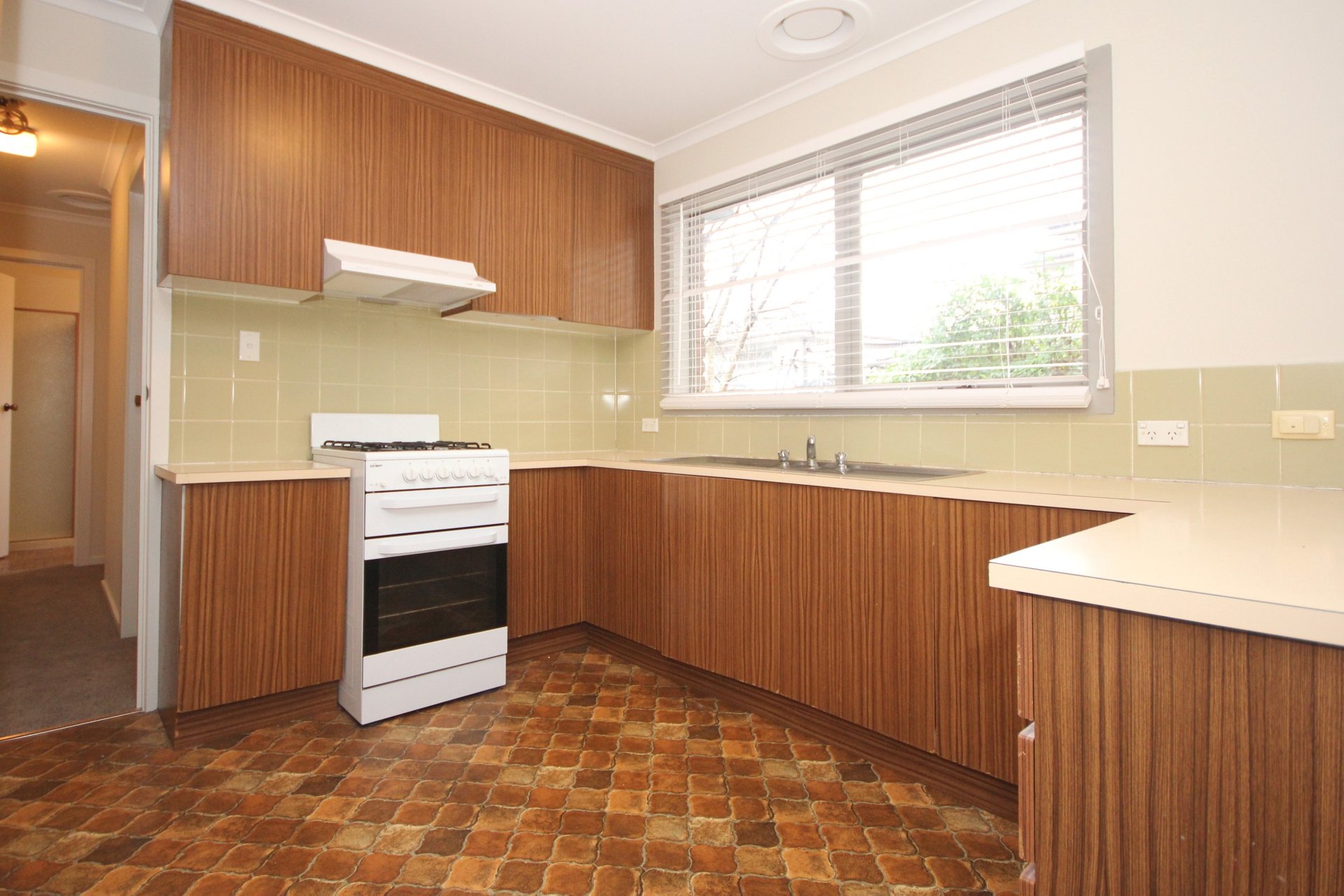 2/1 Wilson Street, Ringwood East image 4