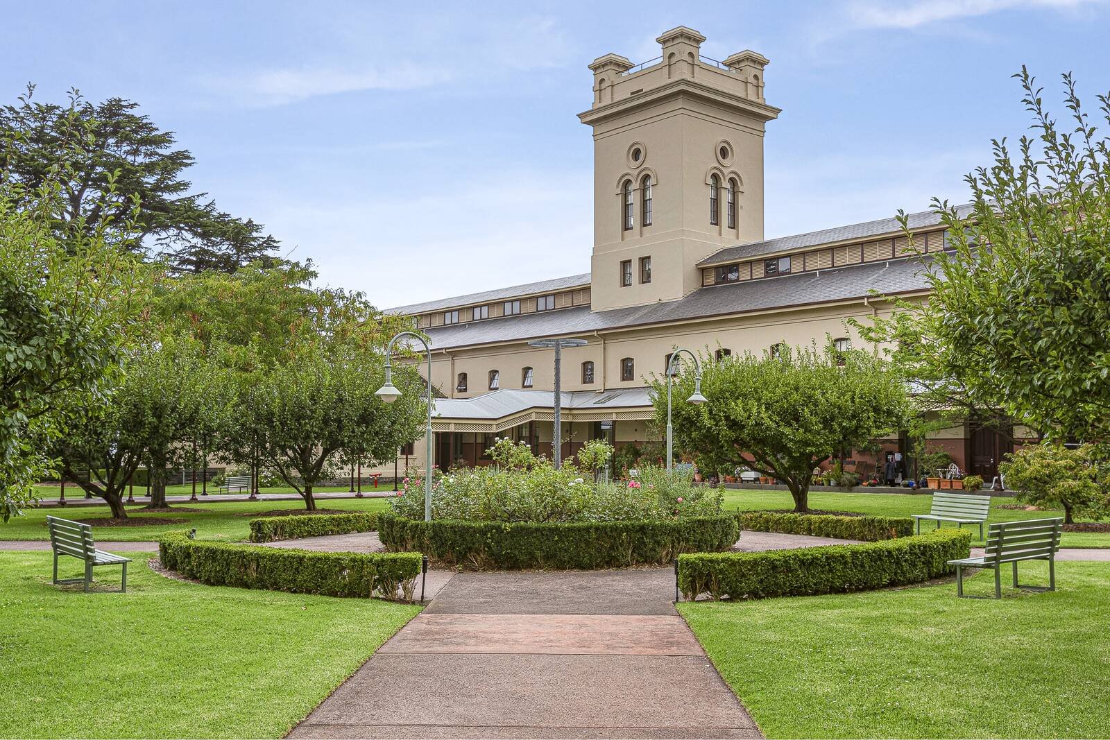Property Gallery Thumbnail 2