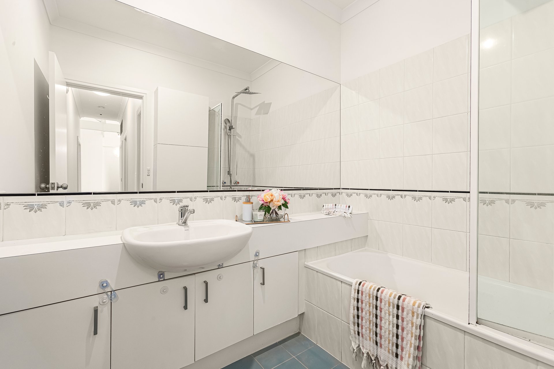 Property Gallery Thumbnail 6
