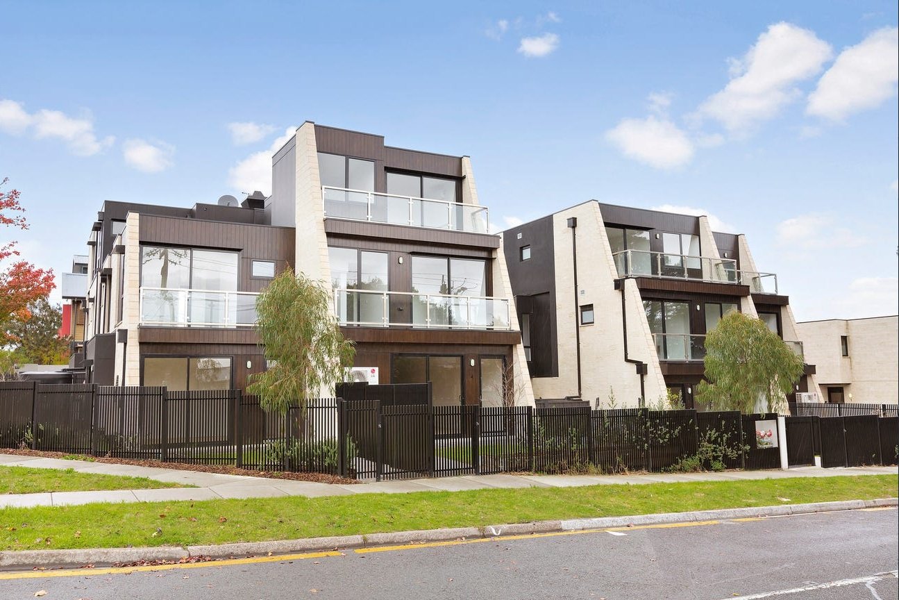 2/1 Winton Street, Burwood image 1