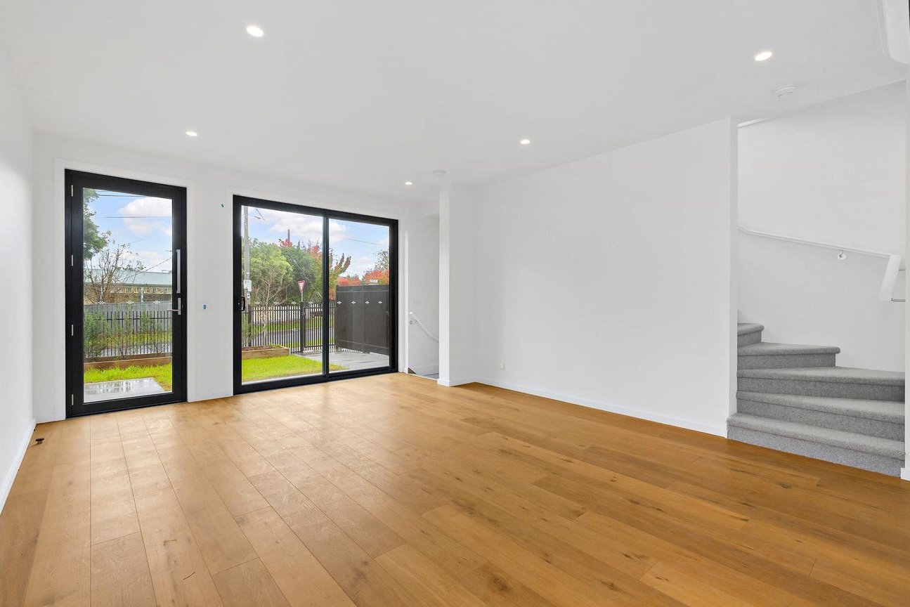 2/1 Winton Street, Burwood image 3