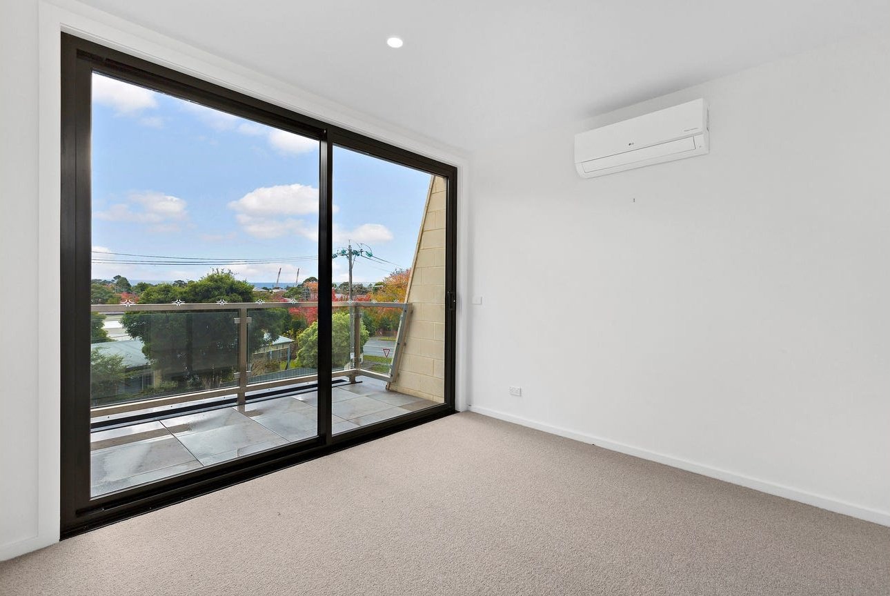 2/1 Winton Street, Burwood image 6