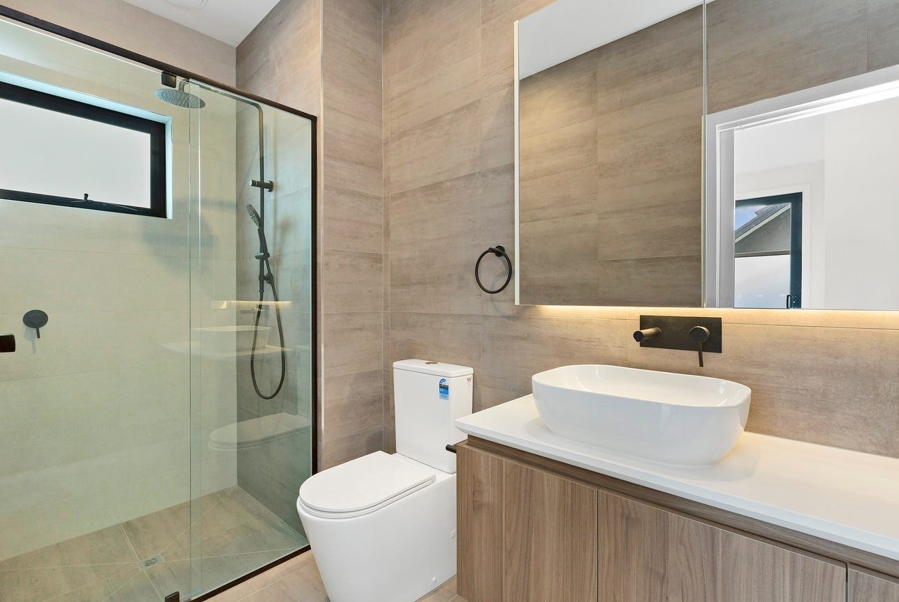 2/1 Winton Street, Burwood image 8