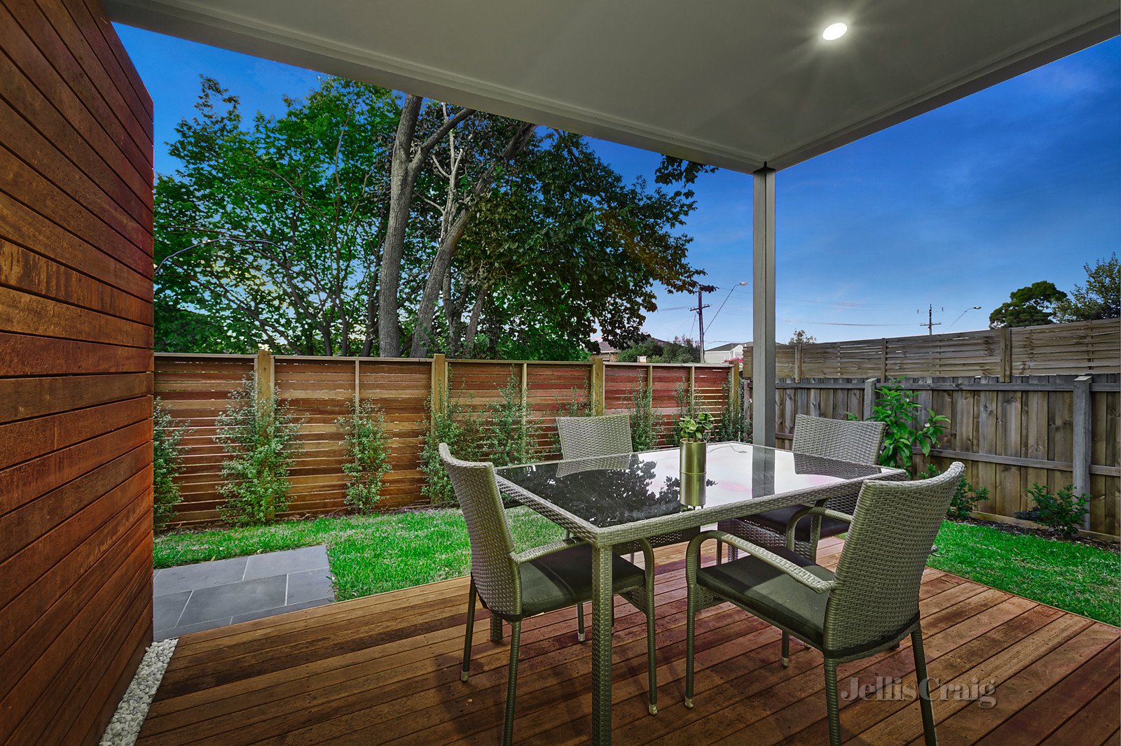 2/1 Woodlea Street, Doncaster East image 9