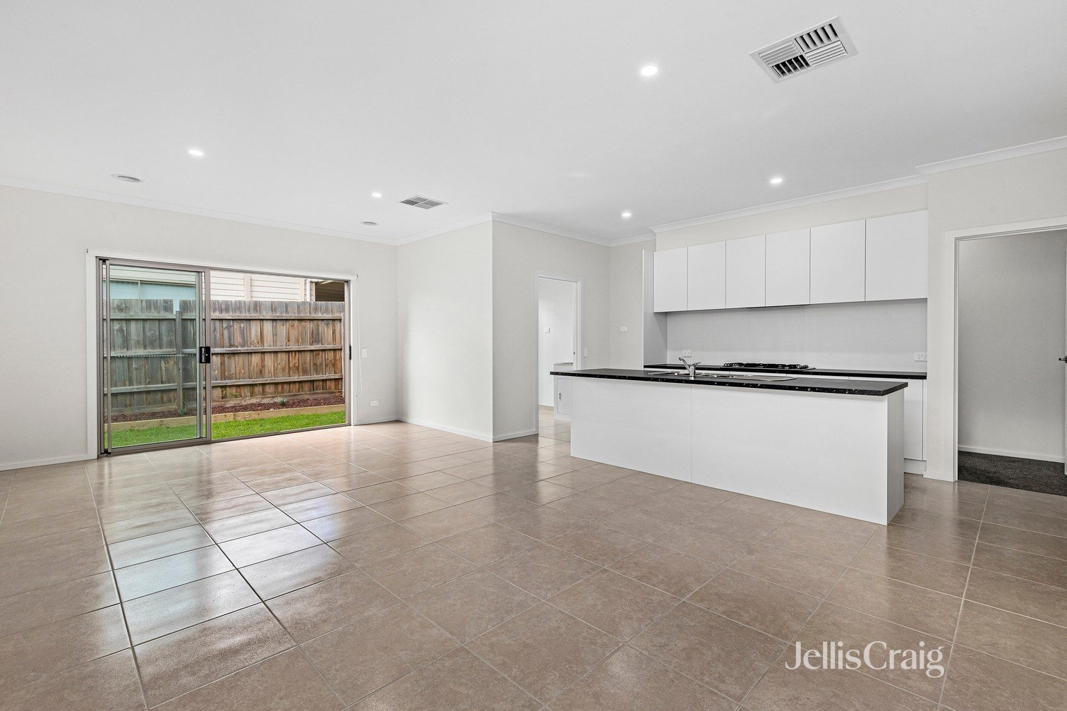 2/1 Wright Street, Laverton image 3
