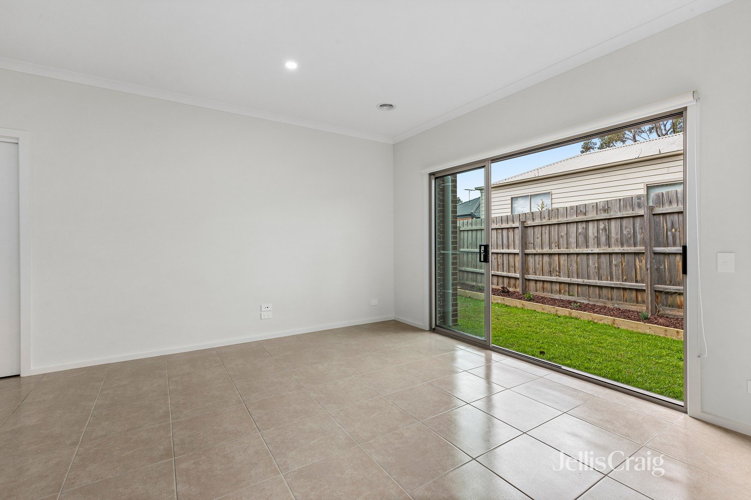 2/1 Wright Street, Laverton image 2