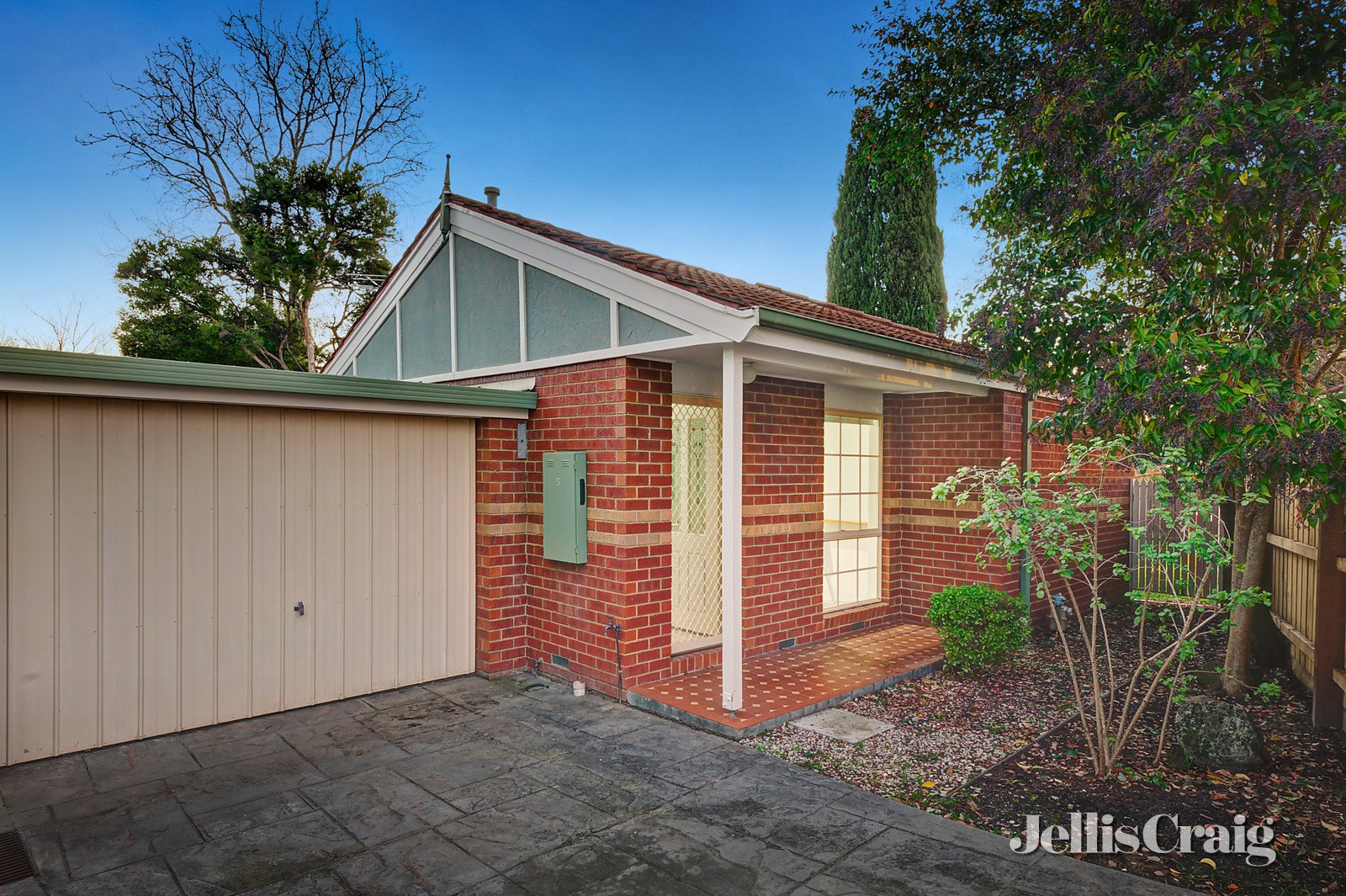 2/1 Wyrunga Street, Ringwood East image 1