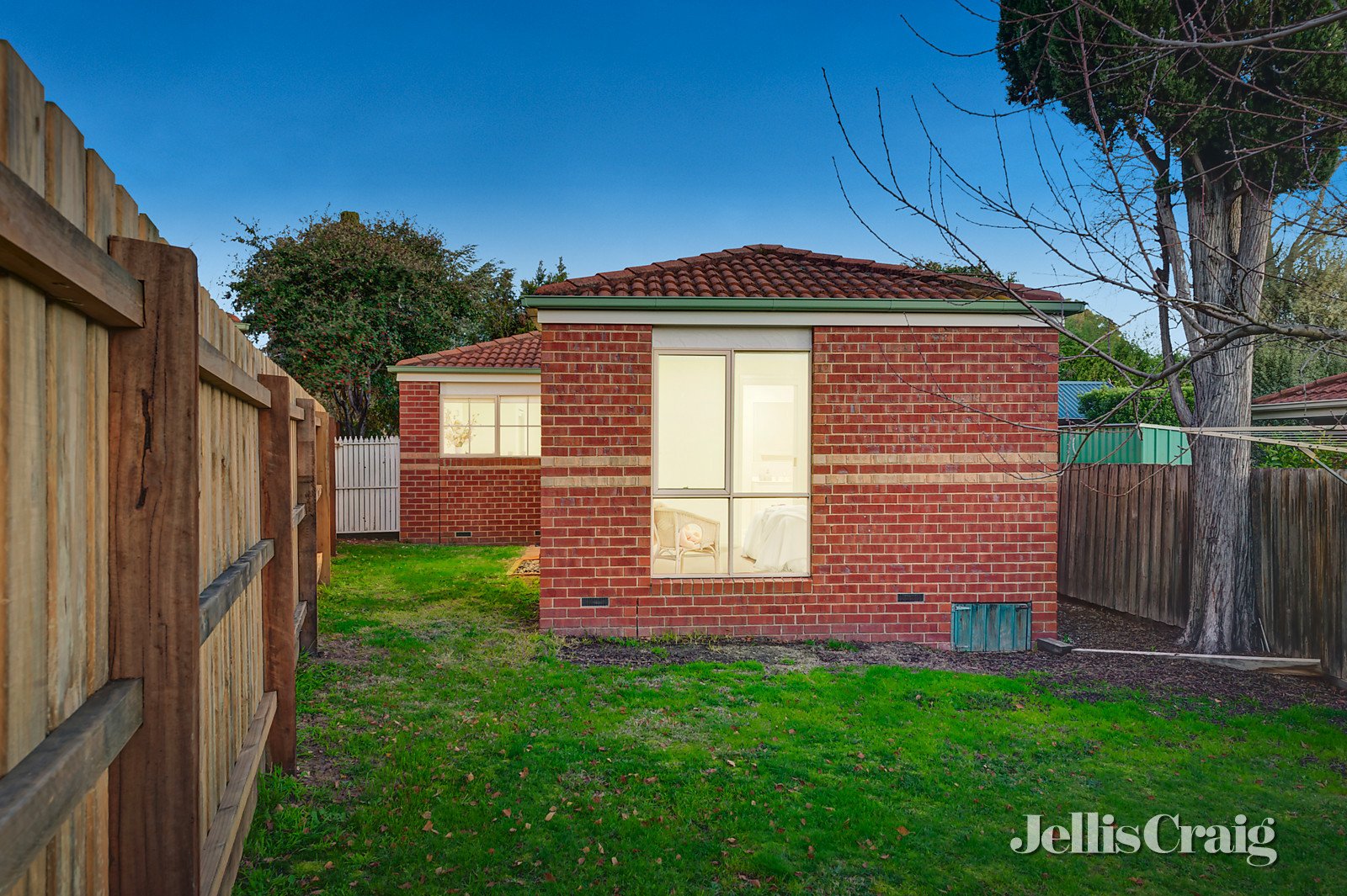 2/1 Wyrunga Street, Ringwood East image 8