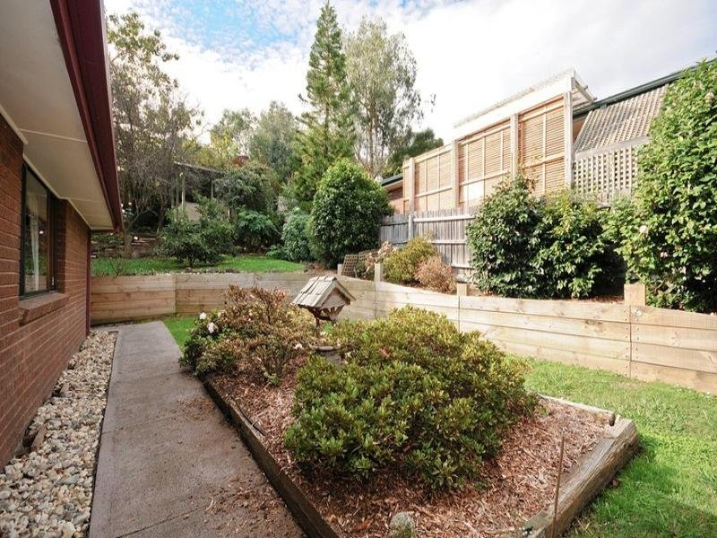 21 WYUNA Walk, Mooroolbark image 6