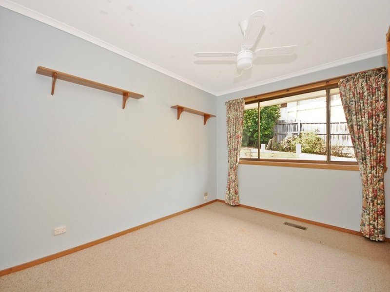 21 WYUNA Walk, Mooroolbark image 7