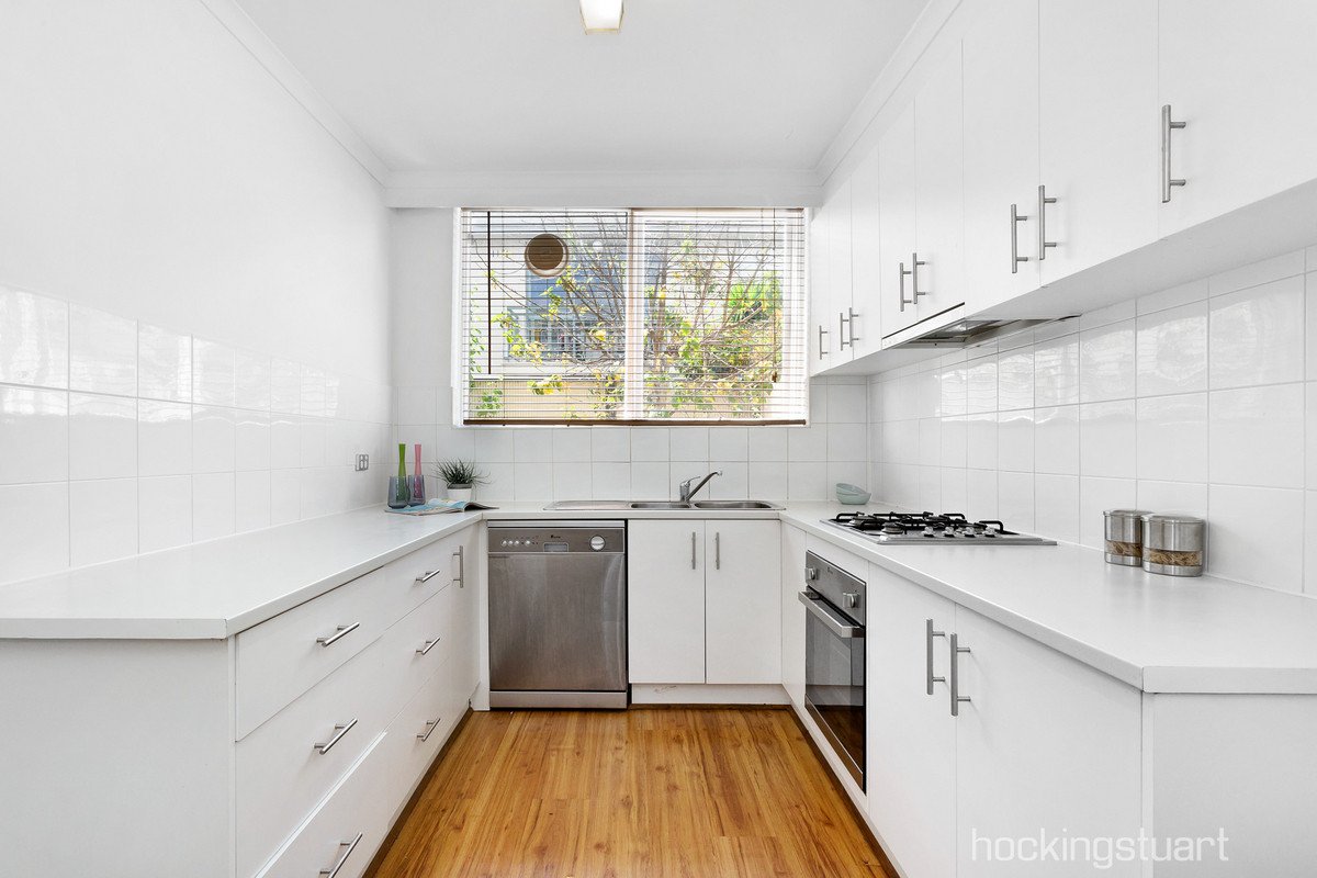 2/10-12 Repton Road, Malvern East image 4