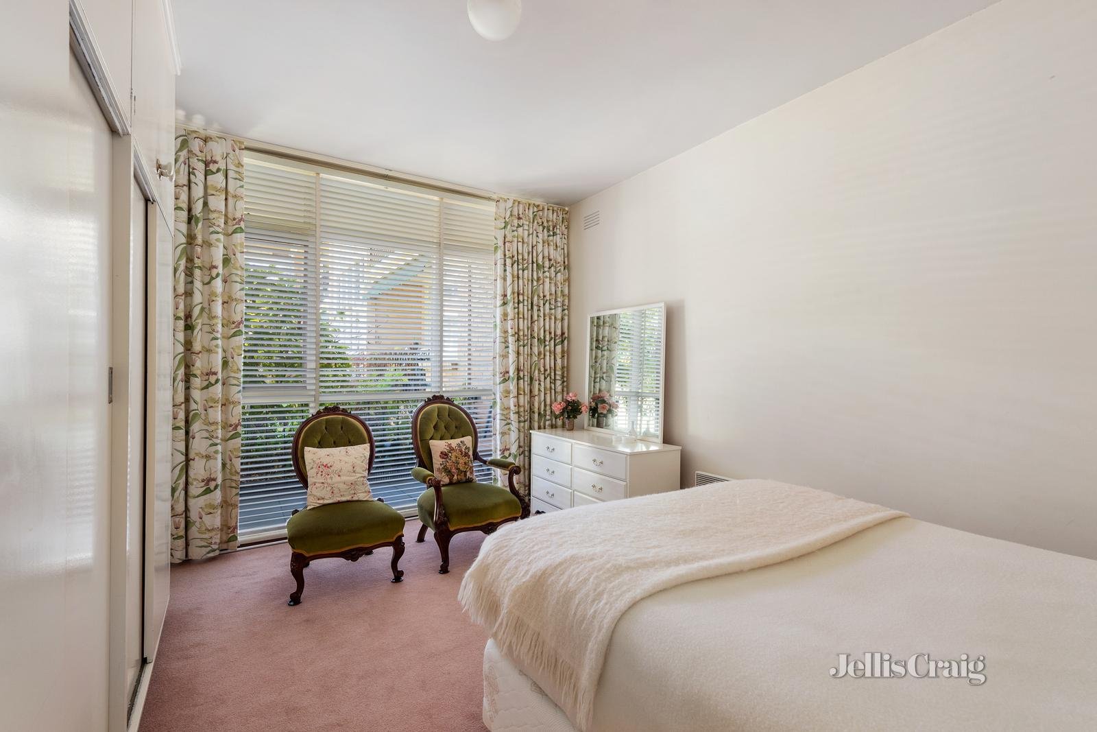2/10-14 Clyde Street, Surrey Hills image 4
