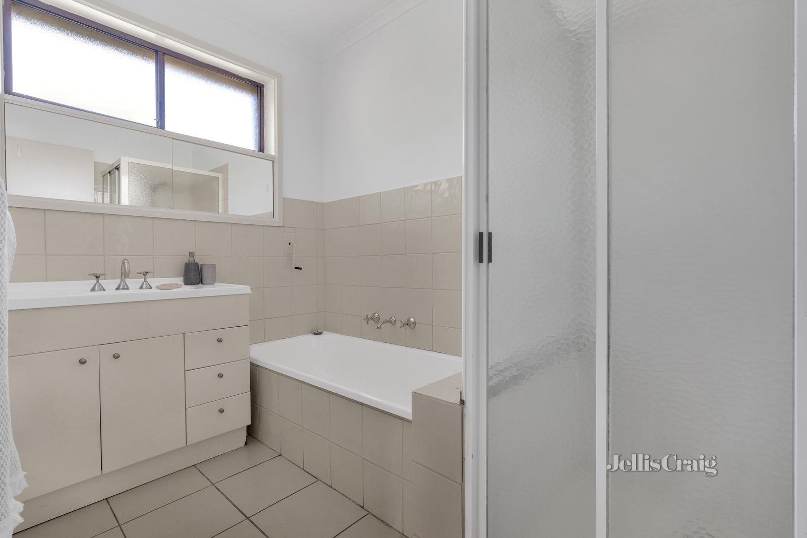 2/10 Anketell Street, Coburg image 9