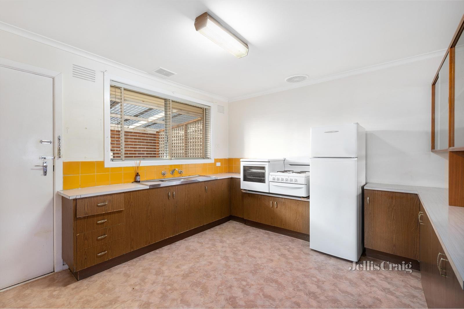 2/10 Armstrong Road, Bayswater image 4