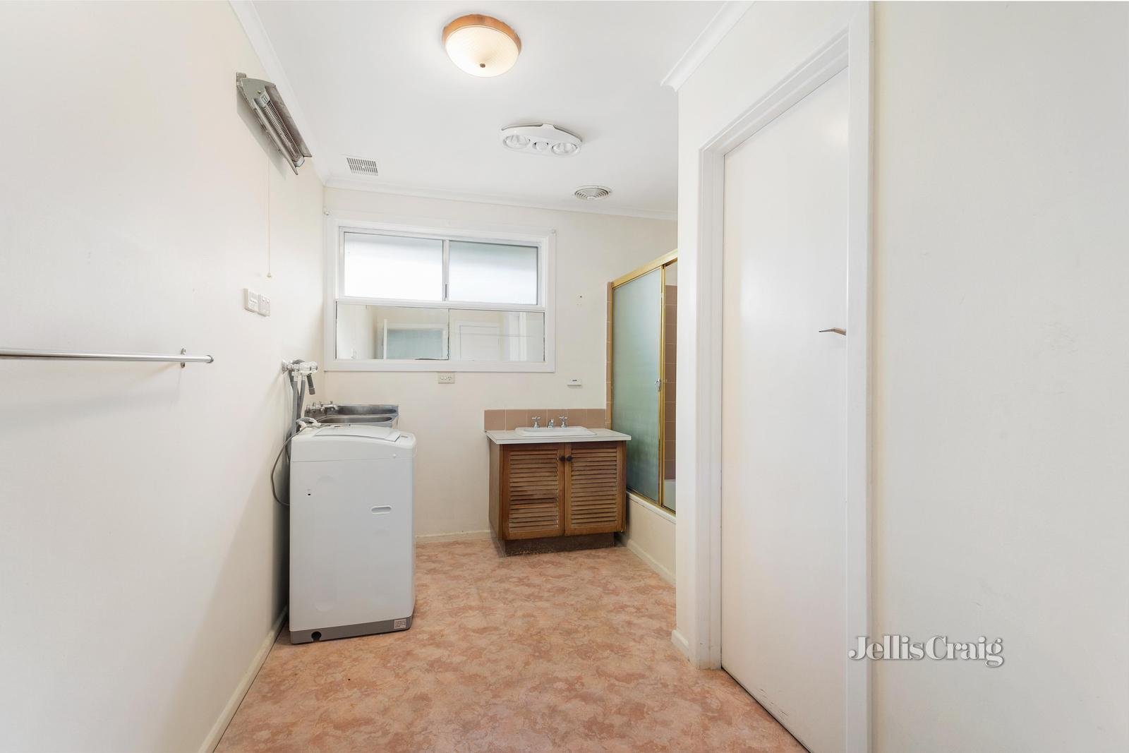 2/10 Armstrong Road, Bayswater image 5