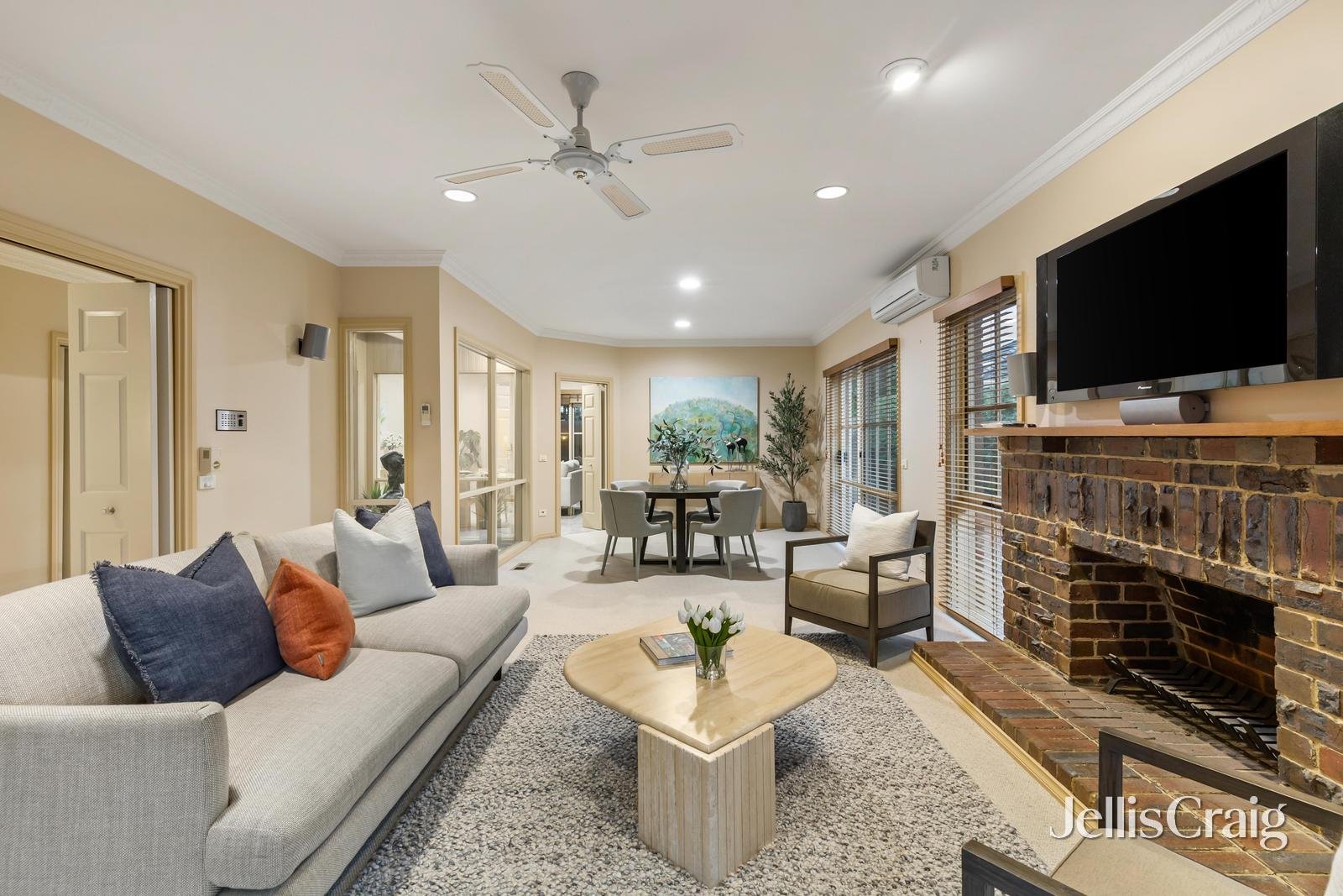 2/10 Athelstan Road, Camberwell image 3