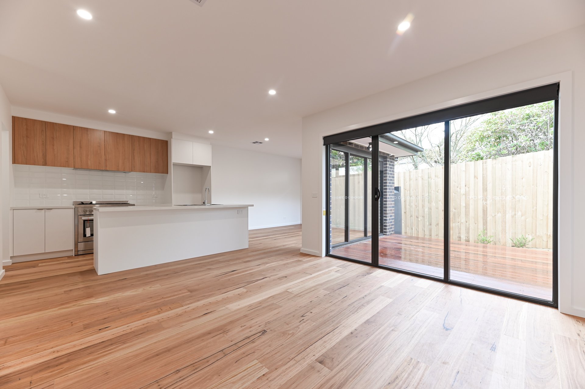2/10 Beaufort Road, Croydon image 2
