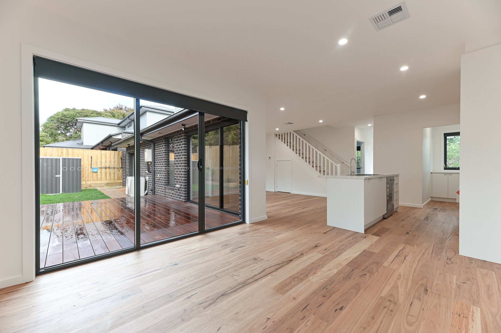 2/10 Beaufort Road, Croydon image 5