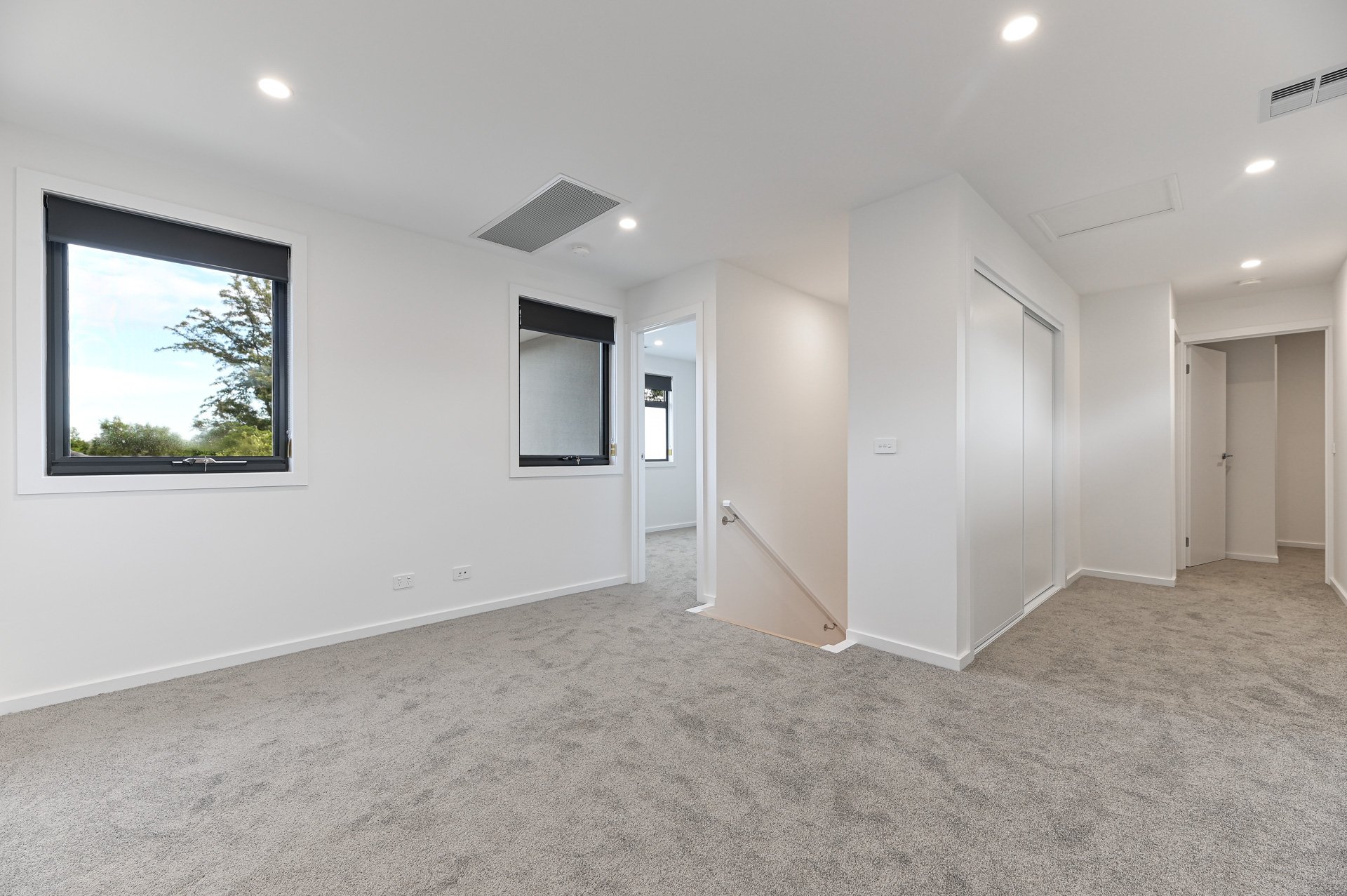 2/10 Beaufort Road, Croydon image 8