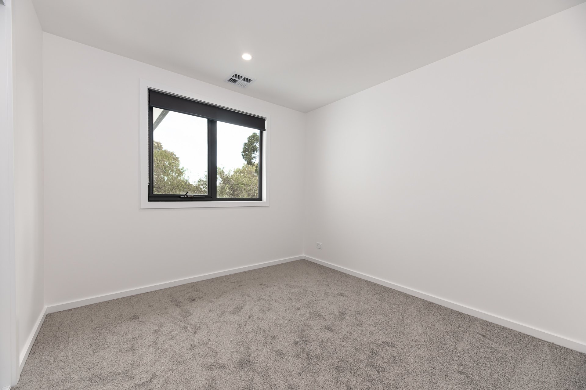 2/10 Beaufort Road, Croydon image 12