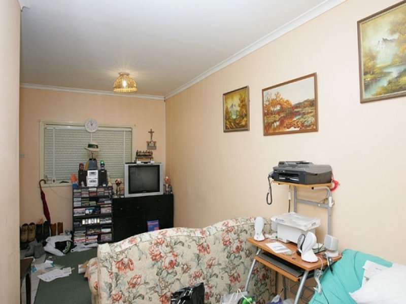2/10 Blenheim Road, Newport image 3