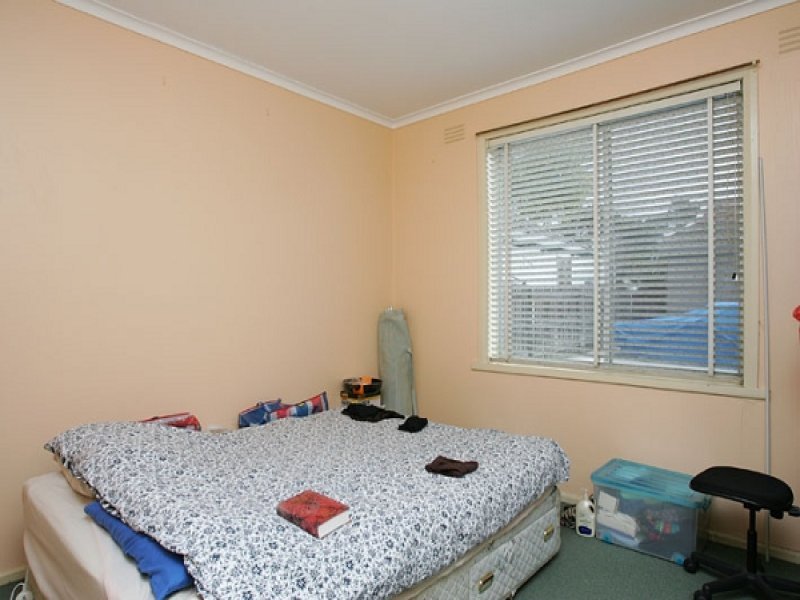 2/10 Blenheim Road, Newport image 4