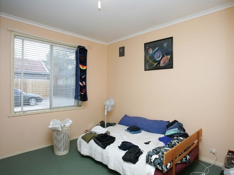 2/10 Blenheim Road, Newport image 5