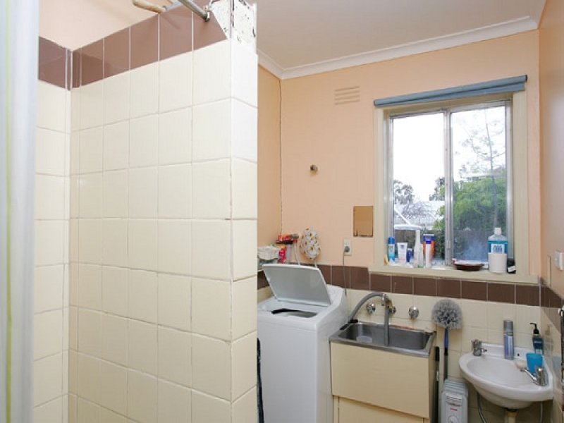 2/10 Blenheim Road, Newport image 6