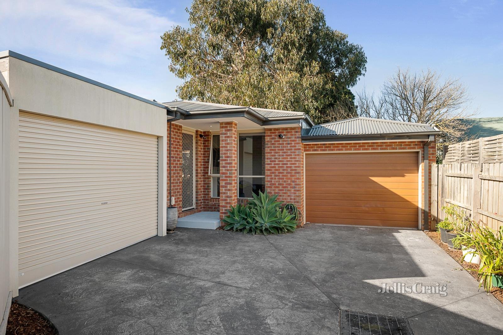 2/10 Brady Road, Bentleigh East image 1